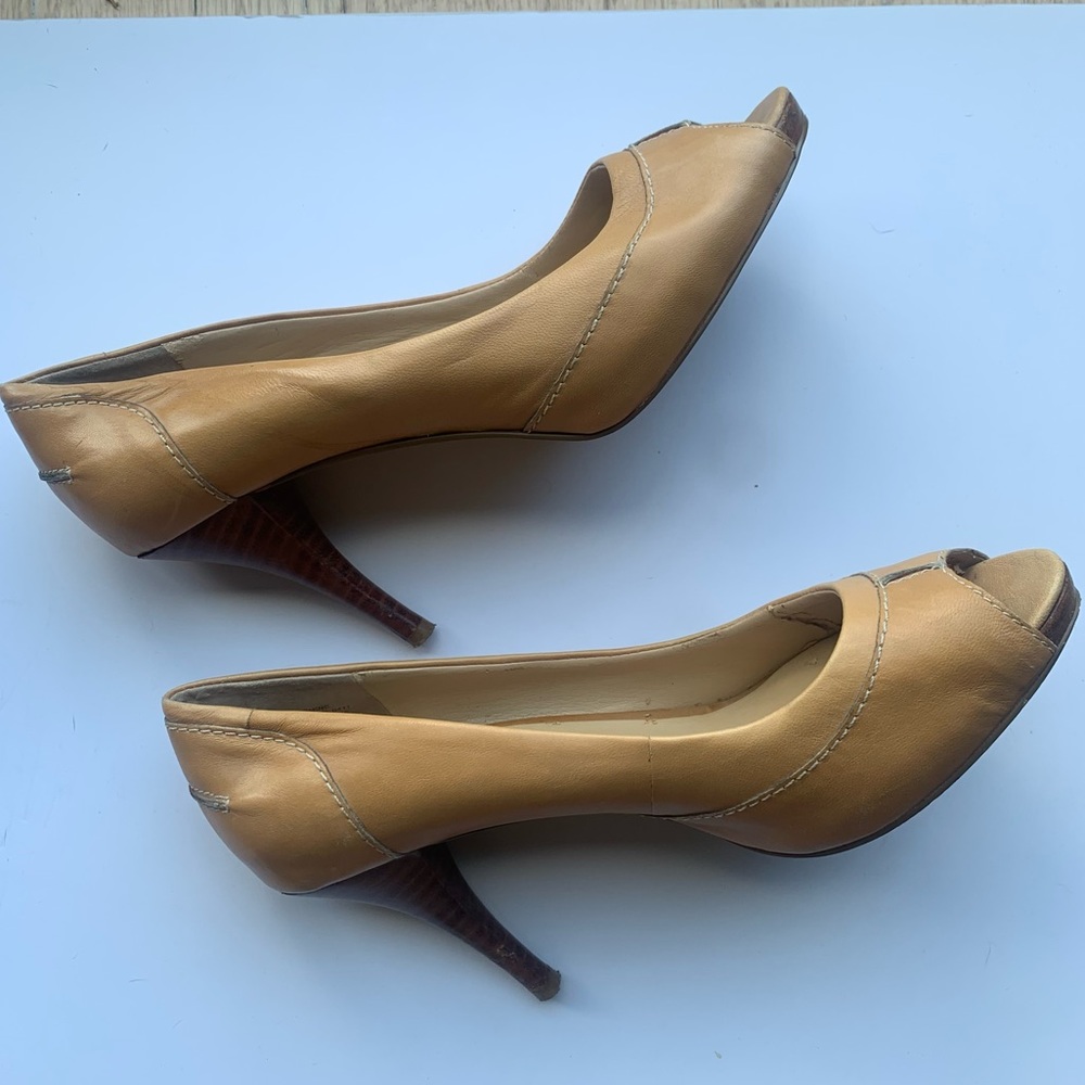 Nine West camel peep toe heels